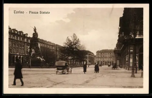 AK Torino, Piazza Statuto con monumento e auto d`epoca