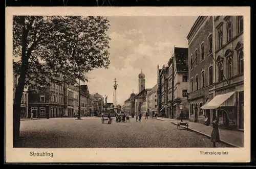 AK Straubing, Theresienplatz mit Wagen und Passanten