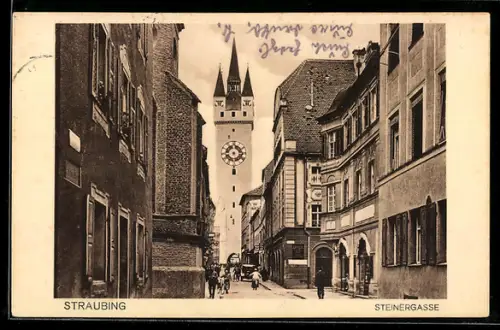 AK Straubing, Strasse Steinergasse mit Uhrturm
