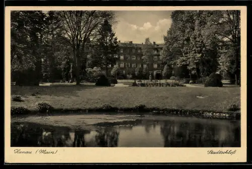 AK Hanau /Main, Stadtschloss, Parkanlage mit Teich