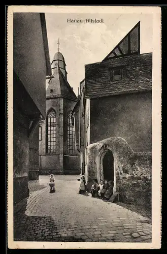 AK Hanau, Gasse mit Kirche