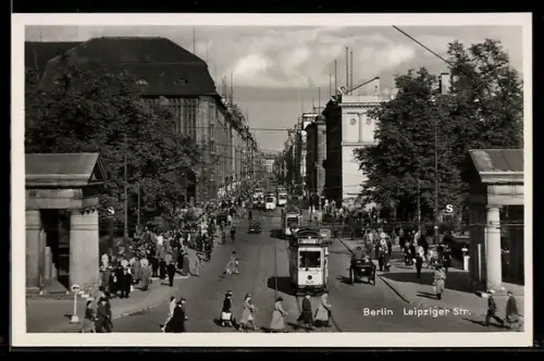 AK Berlin, Strassenbahnen in der Leipziger Strasse