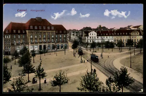 AK Kassel, eine Strassenbahn auf dem Königsplatz