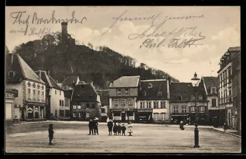 AK Forbach i. Lothr., Marktplatz mit Passanten