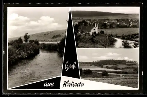 AK Haueda an der Diemel, Ortsansicht mit Kirche, Flusspartie und bewaldete Berghöhen