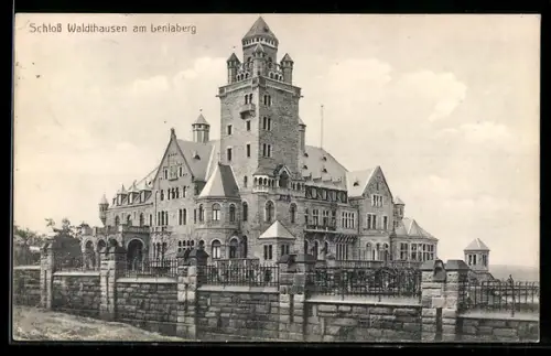 AK Waldthausen am Leniaberg, Schlossansicht