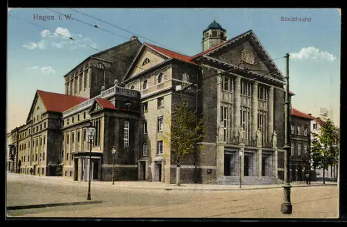 AK Hagen i. W., Stadttheater mit Strassenpartie