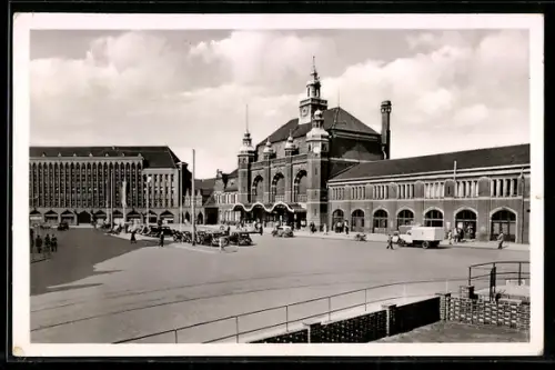 AK Lübeck, Hauptbahnhof mit Vorplatz
