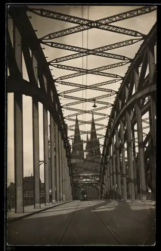 Foto-AK Köln, Hohenzollernbrücke, Kölner Dom