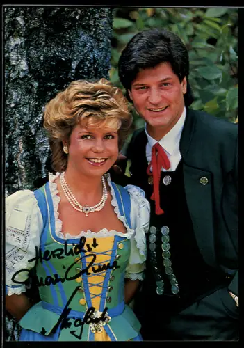 AK Gesangsduo Marianne & Michael in Tracht