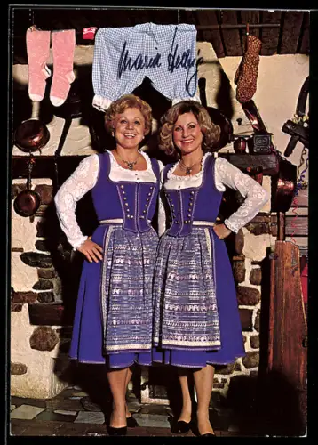 AK Schauspielerin Maria und Margot Hellwig in Tracht posierend