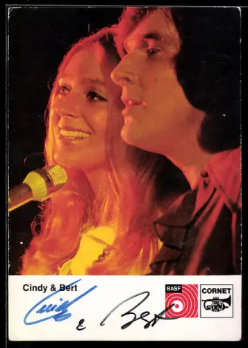 AK Musiker Cindy und Bert bei einem Auftritt, Autograph