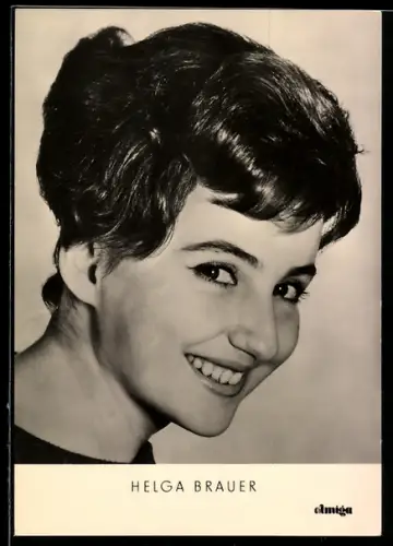 AK Musikerin Helga Brauer von der Seite