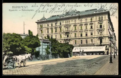AK Budapest, Redoutenplatz mit Restaurant Jozsef Petanovits