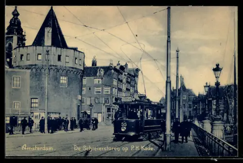 AK Amsterdam, De Schreierstoren op P. H. Kade, Strassenbahn und Fussgänger