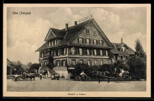 AK Sins /Aarg., Gasthof zum Löwen, Panorama mit Fuhrwerken