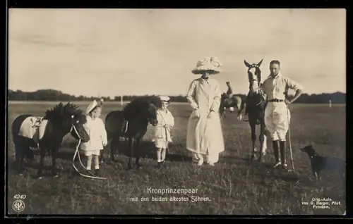 AK Kronprinzessin Cecilie mit ihren beiden ältesten Söhnen bei einem Ausritt