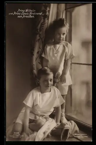 AK Kronprinz Wilhelm und Prinz Louis Ferdinand von Preussen am Fenster