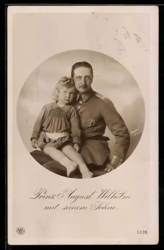 AK Prinz August Wilhelm von Preussen in Uniform mit seiner Tochter