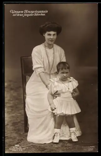 AK Kronprinzessin Cecilie mit Prinz Hubertus