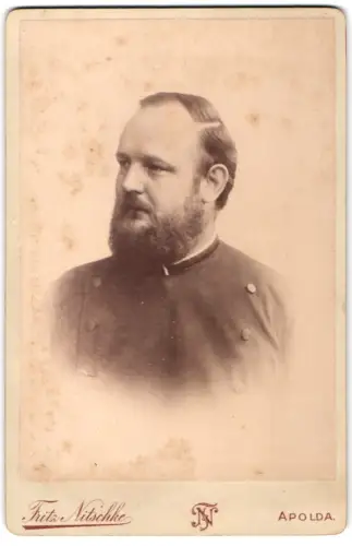 Fotografie Fritz Nitschke, Apolda, Herr im Uniformrock