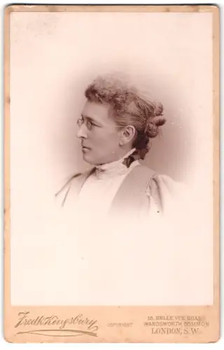 Fotografie Fredk Kingsbury, London, Belle Vue Road 16, Marie im Jahr 1897