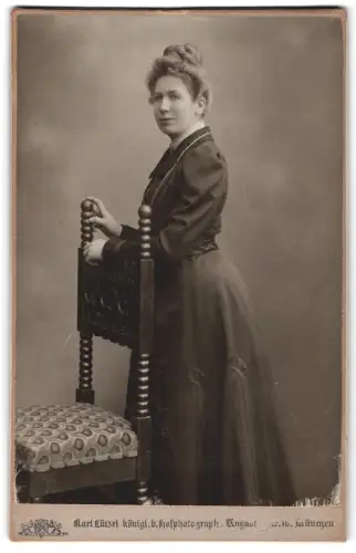 Fotografie Karl Lützel, München, Augustenstrasse 16, Lina Braun im Jahr 1905