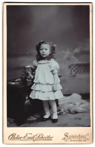 Fotografie Emil Schröter, Spandau, Breite-Str. 32, Liesbeth als kleines Mädchen