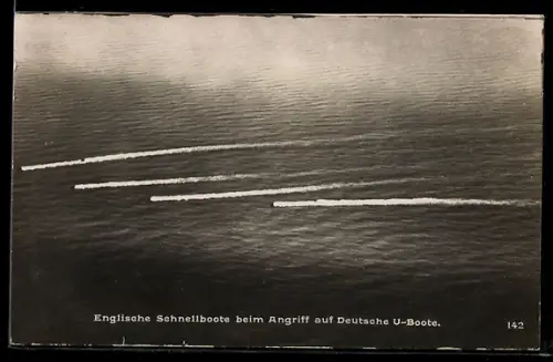 AK Englische Schnellboote beim Angriff auf deutsche U-Boote, Kriegsschiff