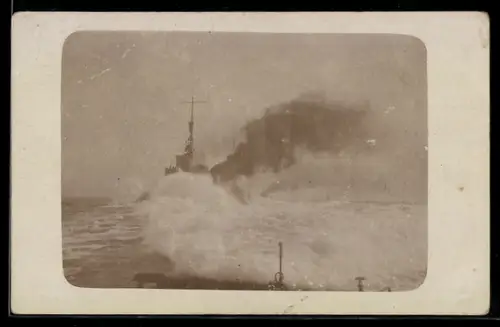 Foto-AK Torpedoboot G-88 bei Sturmfahrt am 14.9.1916 von Helgoland nach Wilhelmshaven, Kriegsschiff