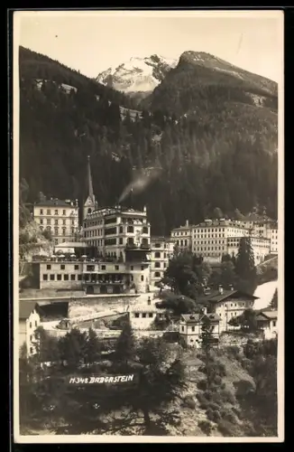 AK Badgastein, Panorama Gebäuden gegen die Berge