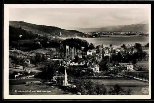 AK Krumpendorf am Wörthersee, Panorama mit Kirche und See