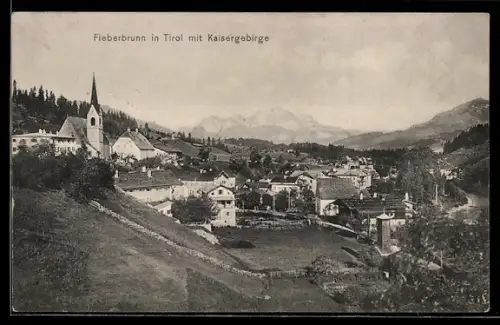 AK Fieberbrunn /Kaisergebirge, Panorama mit Kirche