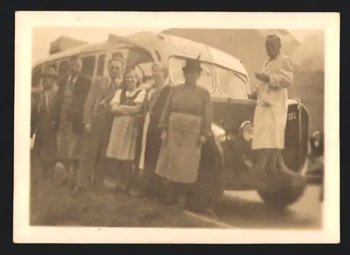 Fotografie Bus Diesel, Omnibus - Reisebus und Fahrgäste