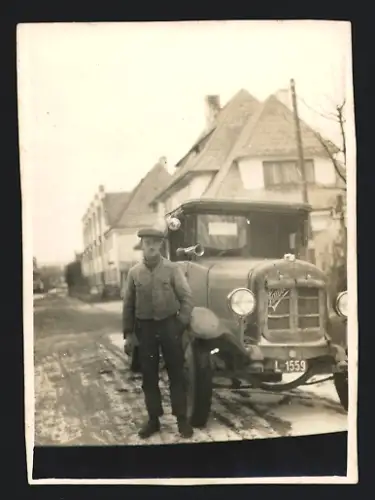 Fotografie Lastwagen Saurer, LKW mit Kühlerabdeckung im Winter