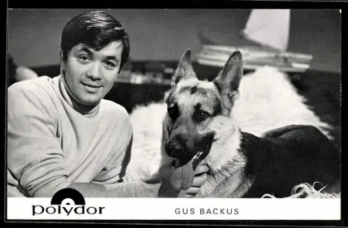 AK Musiker Gus Backus mit Schäferhund