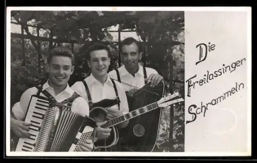 AK Die Freilassinger Schrammeln mit ihren Instrumenten