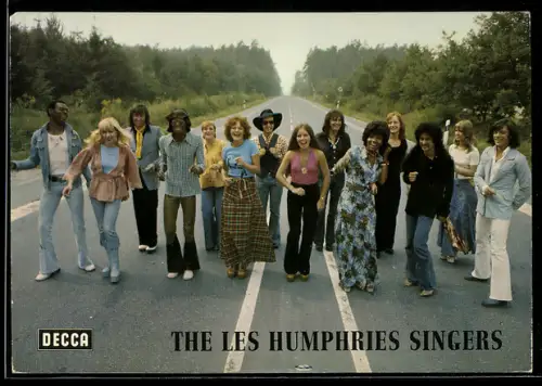 AK Gesangsgruppe The Les Humphries Singers laufen auf der Strasse