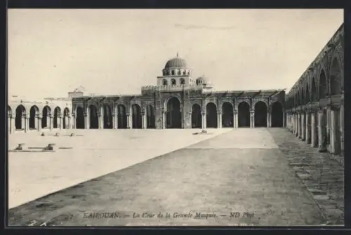 AK Kairouan, La Cour de la Grande Mosquée
