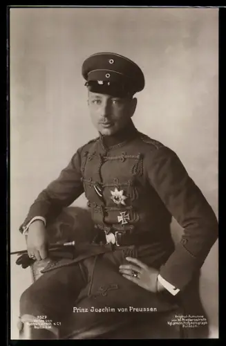 AK Prinz Joachim von Preussen in Husaren-Uniform mit EK I 1914 und Bruststern