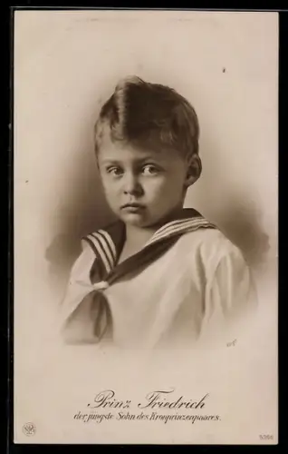 AK Prinz Friedrich von Preussen im Matrosenhemd, der jüngste Sohn des Kronprinzenpaares