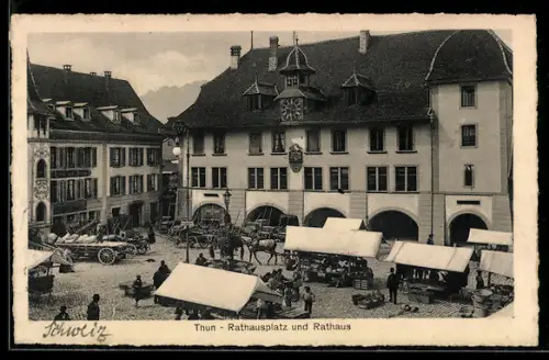 AK Thun, Rathausplatz u. Rathaus, Pferdekutschen