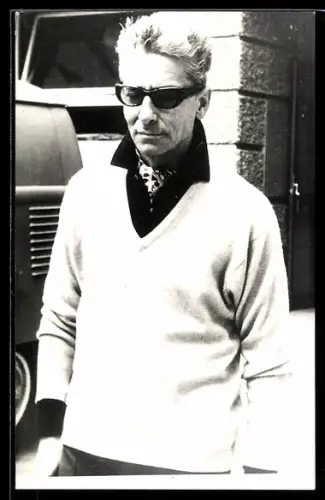 AK Dirigent Herbert von Karajan mit dunkler Brille