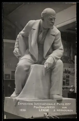 AK Paris, Exposition Internationale Paris 1937, Pavillon de l`URSS, Lenine