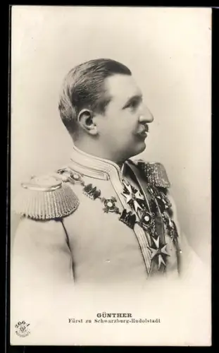 Foto-AK Porträt Fürst Günther von Schwarzburg-Rudolstadt in Uniform mit Orden