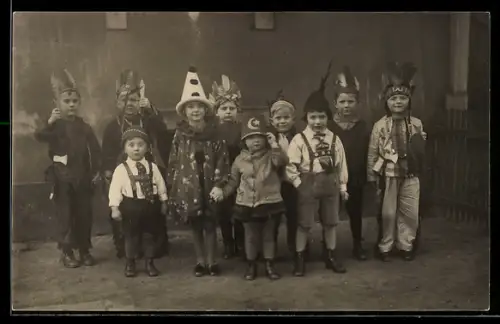 Foto-AK Dresden, Karneval 1928, Verkleidete Kinder