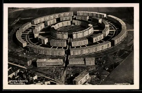 AK Leipzig-Lössnig, Fliegeraufnahme des Rundling, Bauhaus