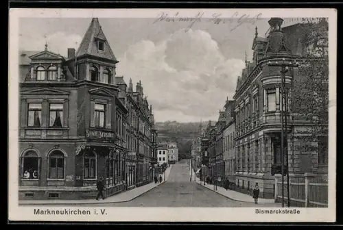 AK Markneukirchen i. V., Bismarcktrasse mit Hotel Stadt Dresden