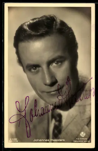 AK Schauspieler Johannes Heesters in kariertem Anzug, Autograph
