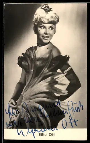 AK Schauspielerin Elfie Ott mit Federfächer, Autograph